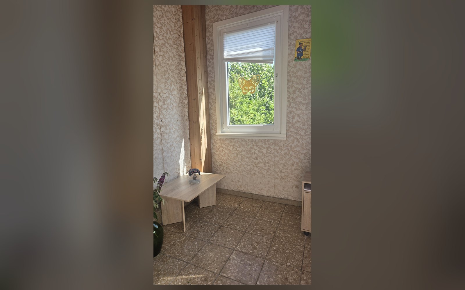 Zimmer mit Fenster